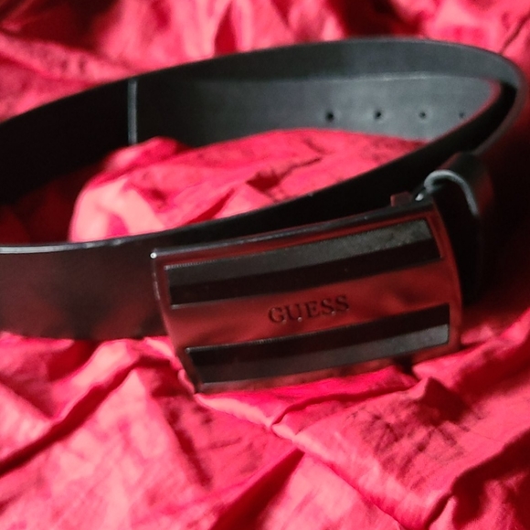 Black Guess belt 36 - Picture 2 of 3